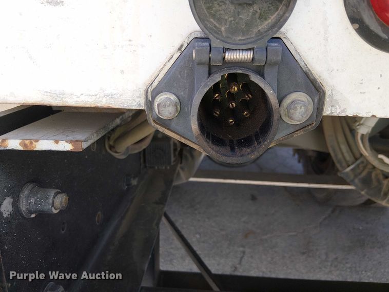 image for item YA0961 2013 International 7300 bucket truck