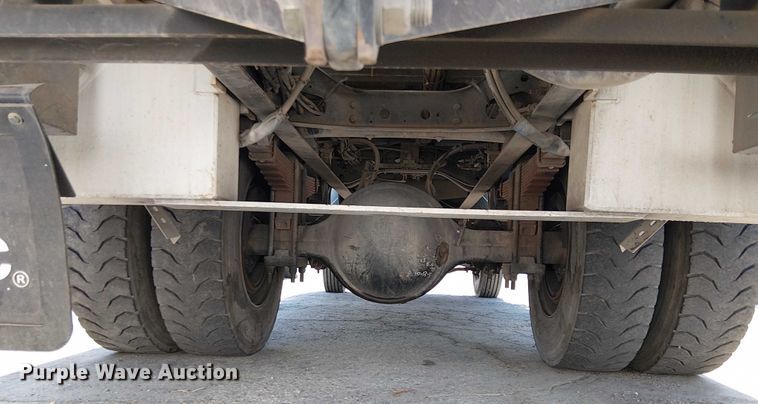 image for item YA0961 2013 International 7300 bucket truck