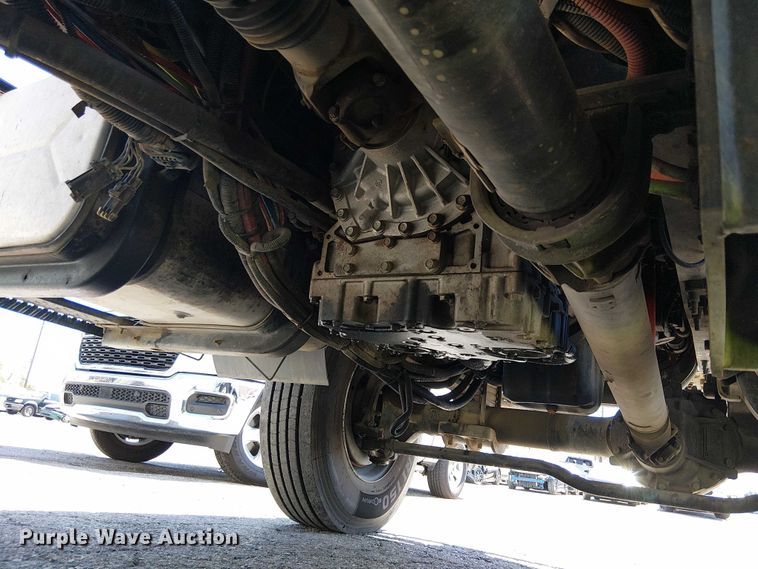 image for item YA0961 2013 International 7300 bucket truck