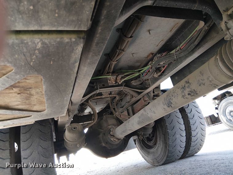 image for item YA0961 2013 International 7300 bucket truck