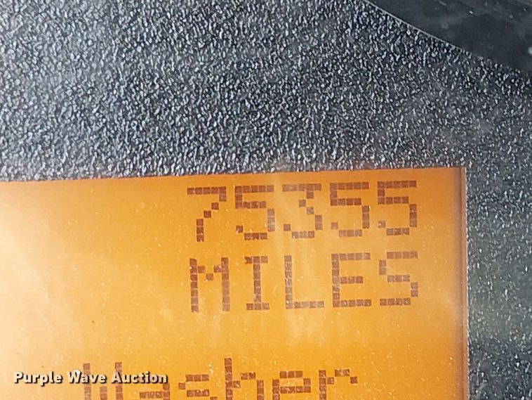 image for item YA0961 2013 International 7300 bucket truck