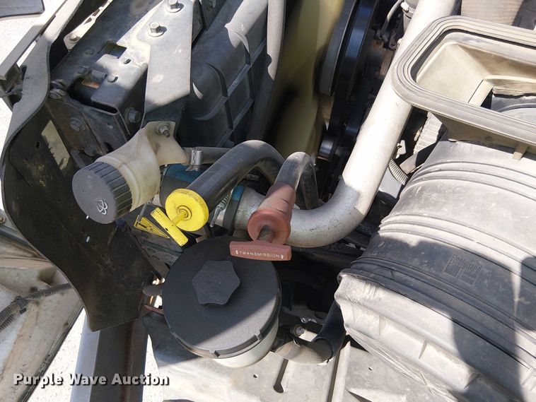 image for item YA0961 2013 International 7300 bucket truck