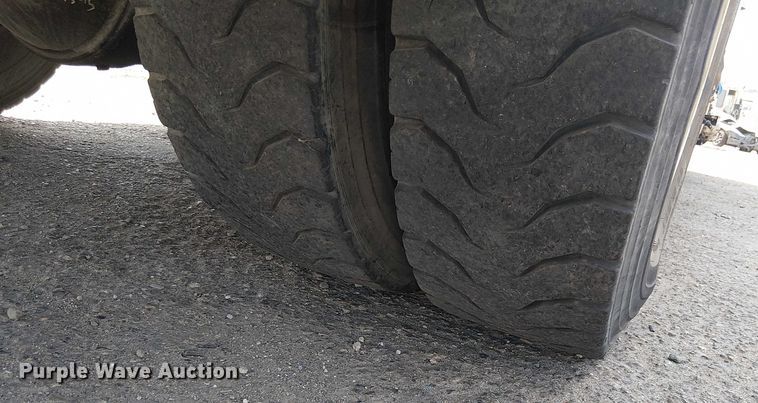 image for item YA0961 2013 International 7300 bucket truck