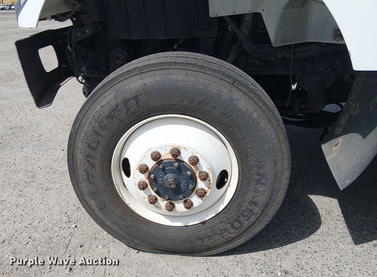 image for item YA0961 2013 International 7300 bucket truck