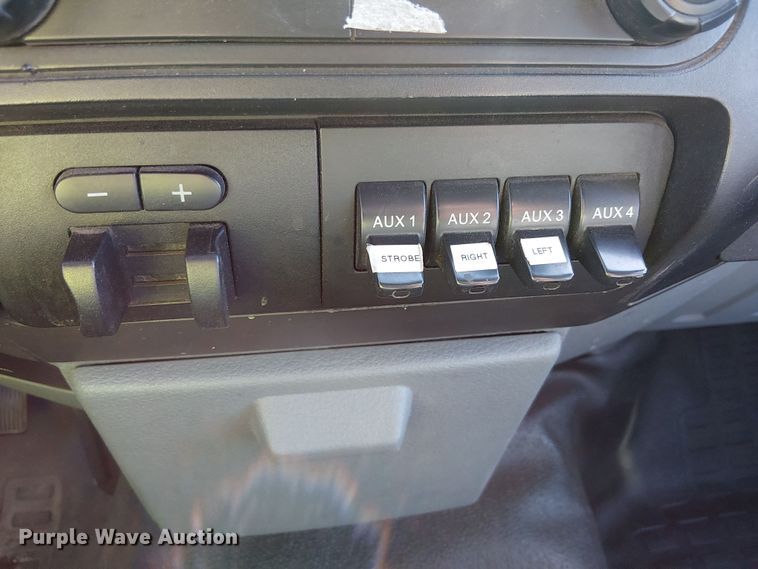 image for item YA0962 2015 Ford F450 Super Duty flatbed truck