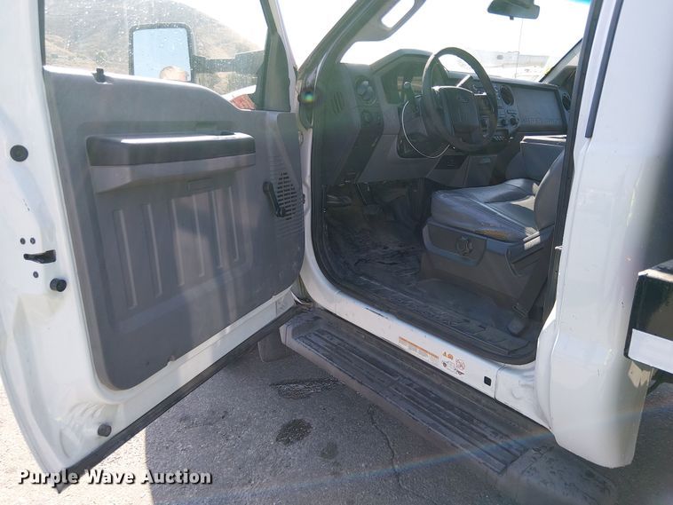 image for item YA0962 2015 Ford F450 Super Duty flatbed truck