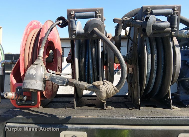 image for item YA0962 2015 Ford F450 Super Duty flatbed truck