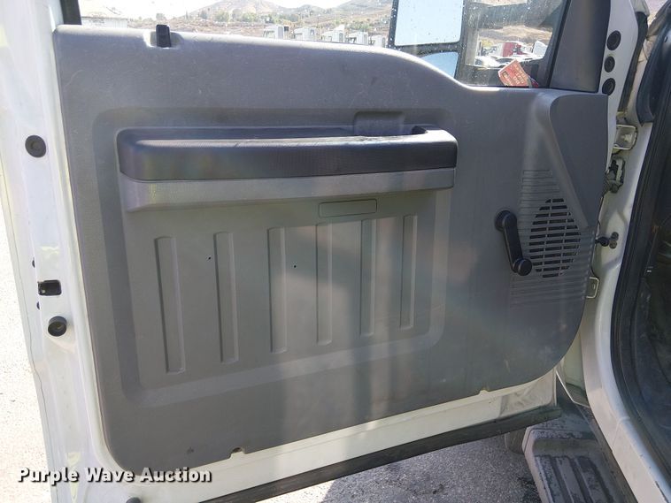 image for item YA0962 2015 Ford F450 Super Duty flatbed truck