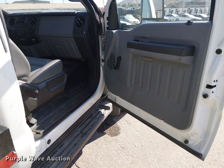 image for item YA0962 2015 Ford F450 Super Duty flatbed truck