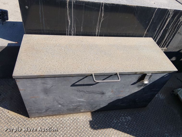 image for item YA0962 2015 Ford F450 Super Duty flatbed truck