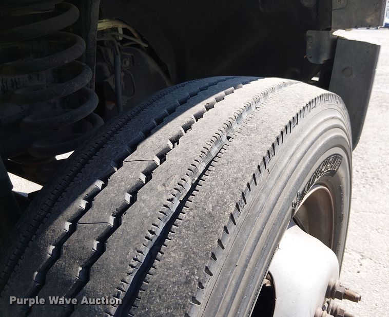 image for item YA0962 2015 Ford F450 Super Duty flatbed truck