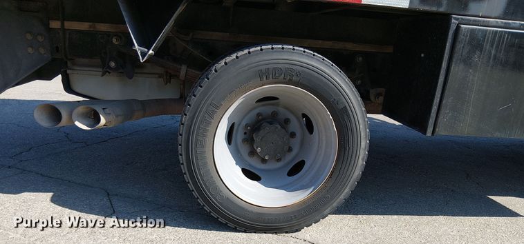 image for item YA0962 2015 Ford F450 Super Duty flatbed truck