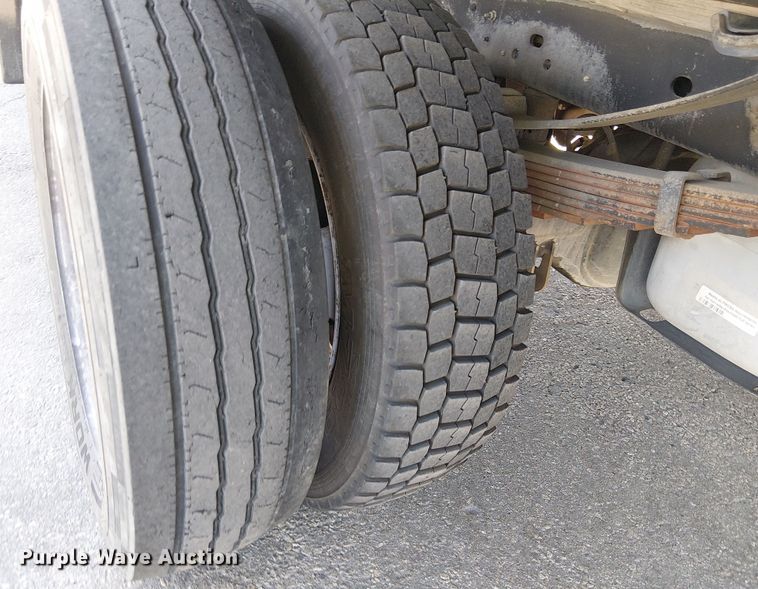 image for item YA0962 2015 Ford F450 Super Duty flatbed truck