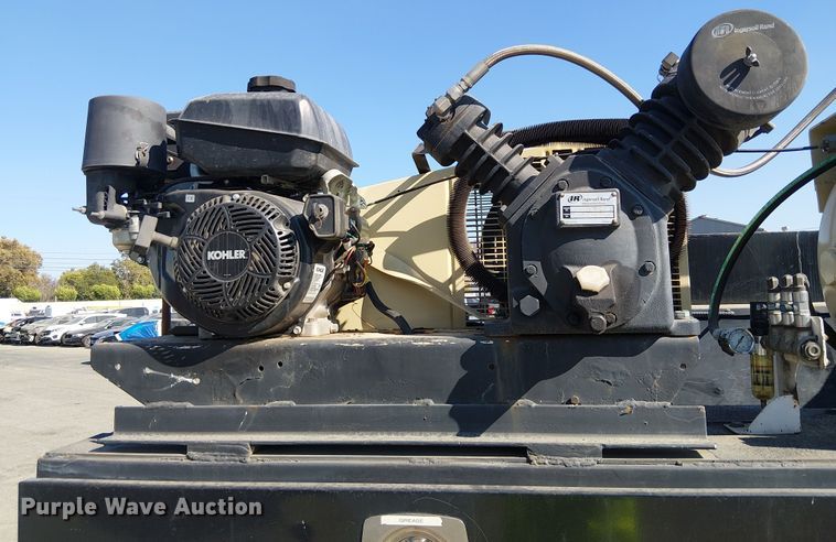 image for item YA0962 2015 Ford F450 Super Duty flatbed truck