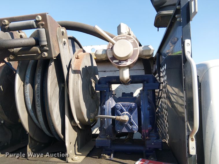 image for item YA0962 2015 Ford F450 Super Duty flatbed truck