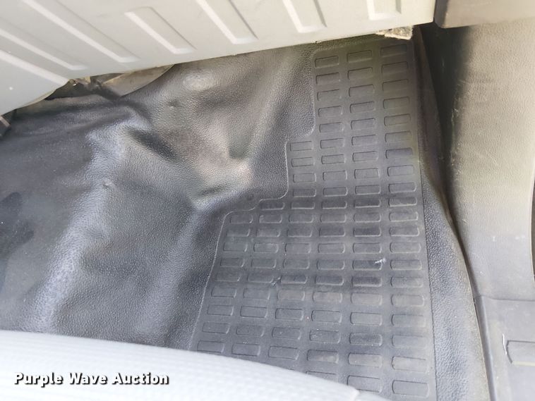 image for item YA0962 2015 Ford F450 Super Duty flatbed truck