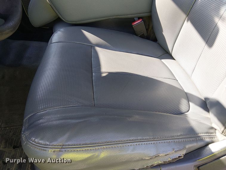 image for item YA0962 2015 Ford F450 Super Duty flatbed truck