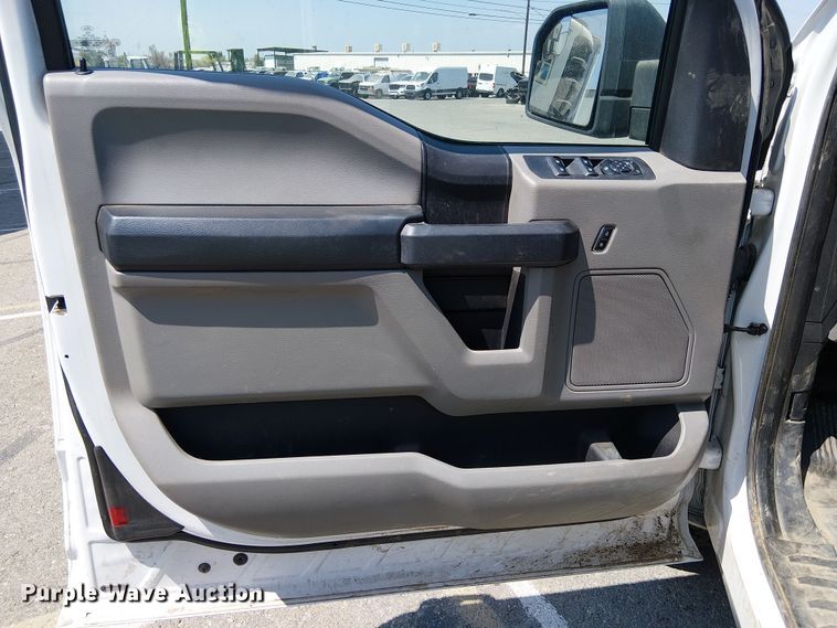 image for item YA0963 2016 Ford F150 SuperCab pickup truck