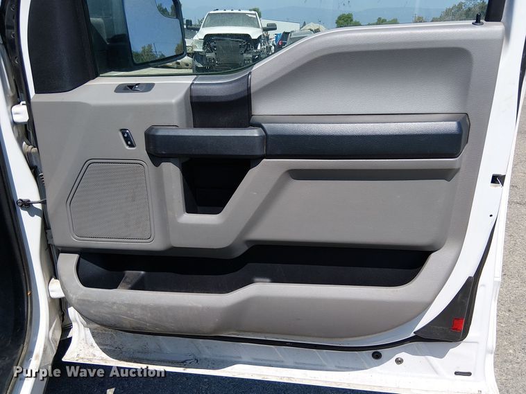 image for item YA0963 2016 Ford F150 SuperCab pickup truck