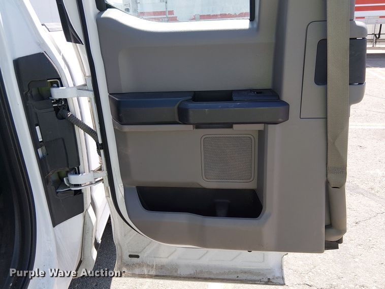 image for item YA0963 2016 Ford F150 SuperCab pickup truck