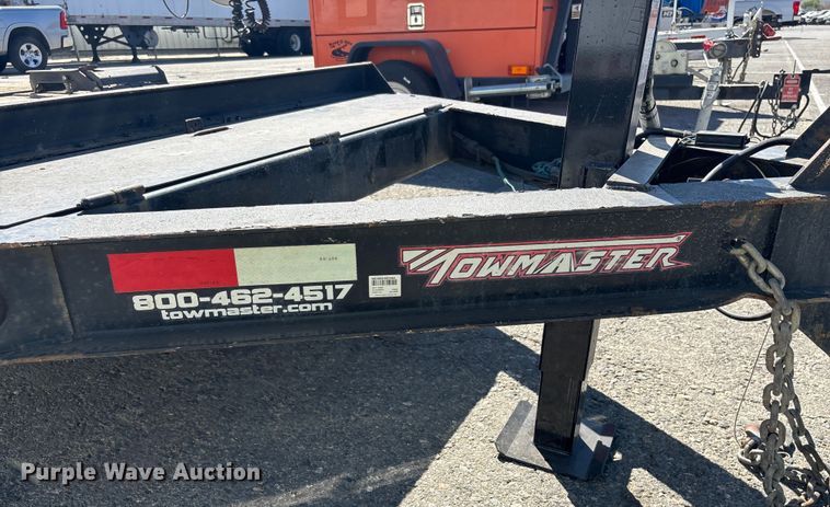 image for item YA0975 2018 Towmaster T-16DT tilt deck equipment trailer