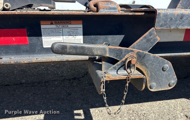 image for item YA0975 2018 Towmaster T-16DT tilt deck equipment trailer