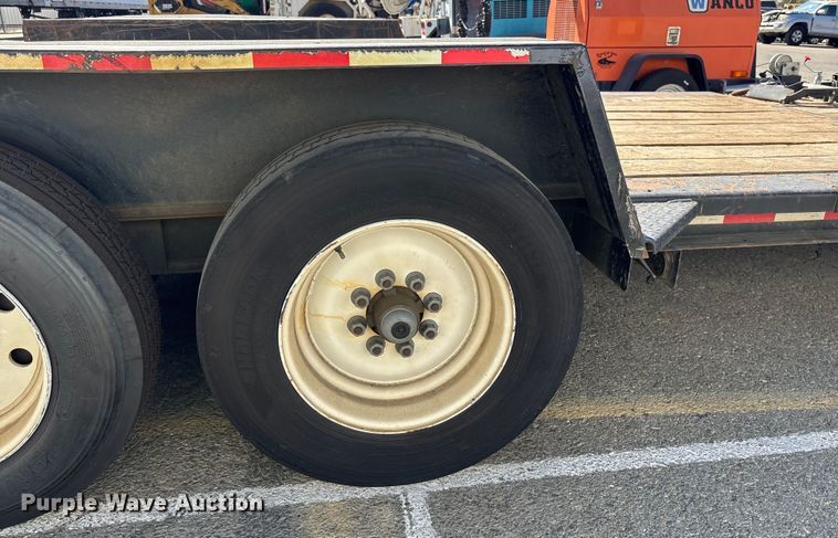 image for item YA0975 2018 Towmaster T-16DT tilt deck equipment trailer