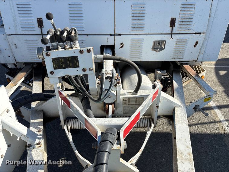 image for item YA0976 2009 Hogg & Davis HYDRA-985 cable puller trailer