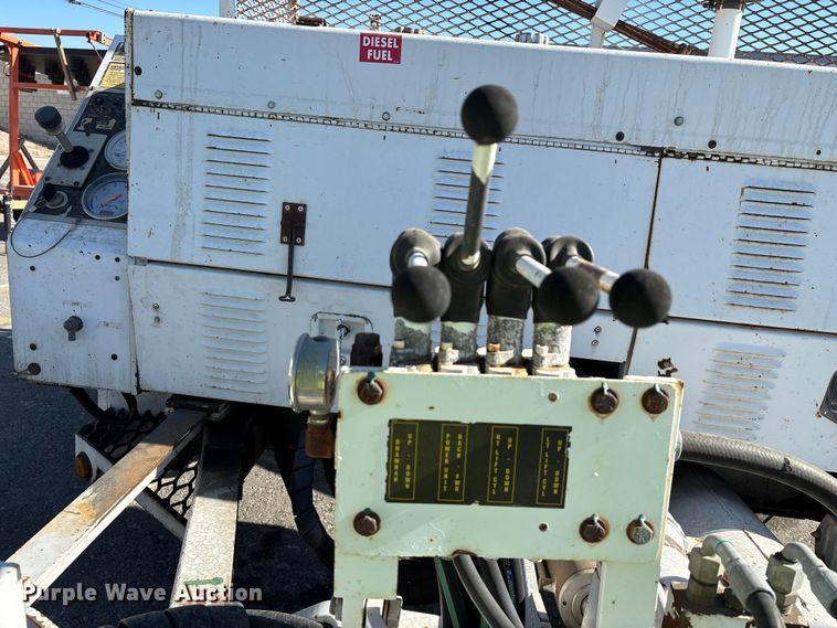 image for item YA0976 2009 Hogg & Davis HYDRA-985 cable puller trailer