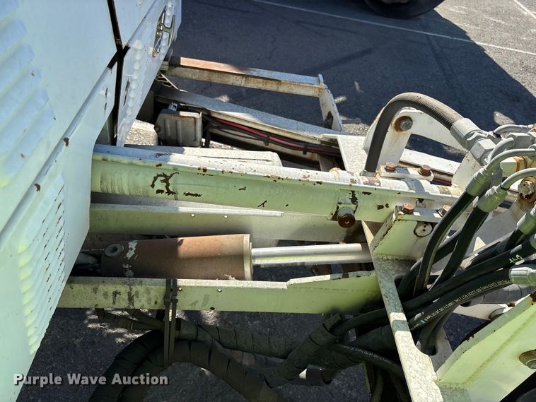 image for item YA0976 2009 Hogg & Davis HYDRA-985 cable puller trailer