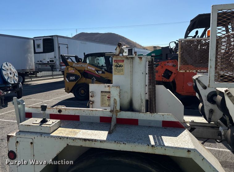 image for item YA0976 2009 Hogg & Davis HYDRA-985 cable puller trailer