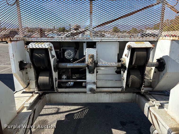 image for item YA0976 2009 Hogg & Davis HYDRA-985 cable puller trailer