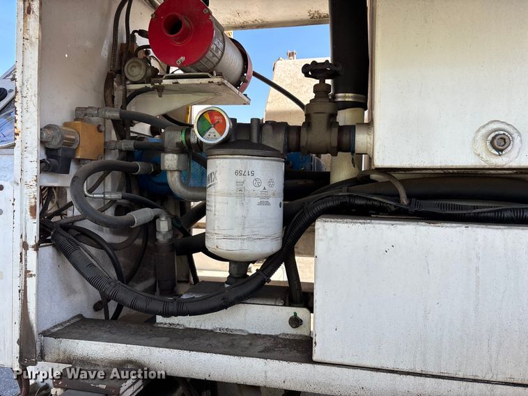 image for item YA0976 2009 Hogg & Davis HYDRA-985 cable puller trailer