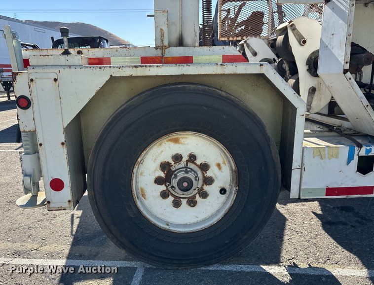 image for item YA0976 2009 Hogg & Davis HYDRA-985 cable puller trailer