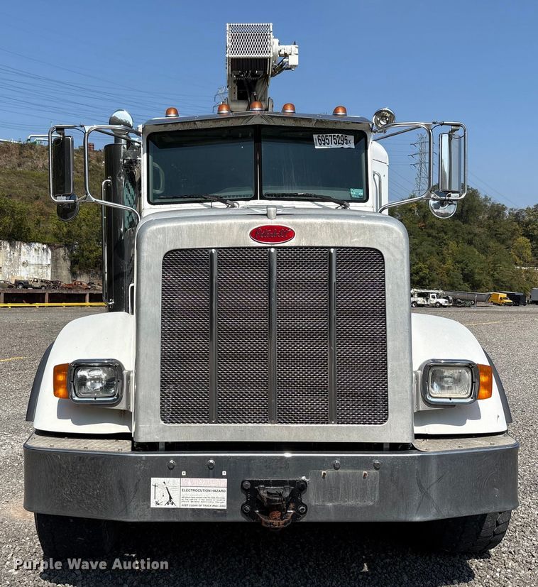 image for item YA0979 2013 Peterbilt 365 crane truck