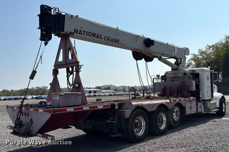 image for item YA0979 2013 Peterbilt 365 crane truck