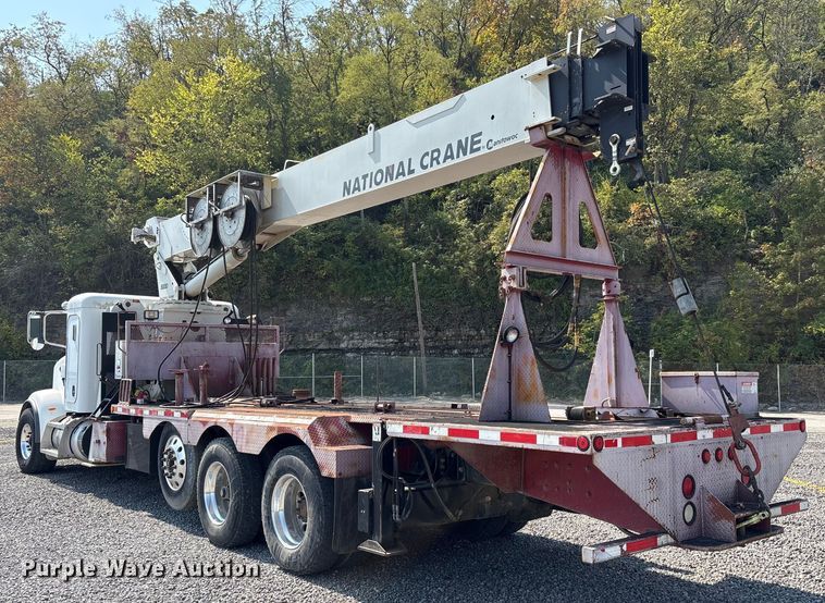 image for item YA0979 2013 Peterbilt 365 crane truck