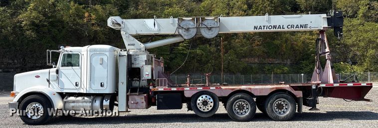 image for item YA0979 2013 Peterbilt 365 crane truck