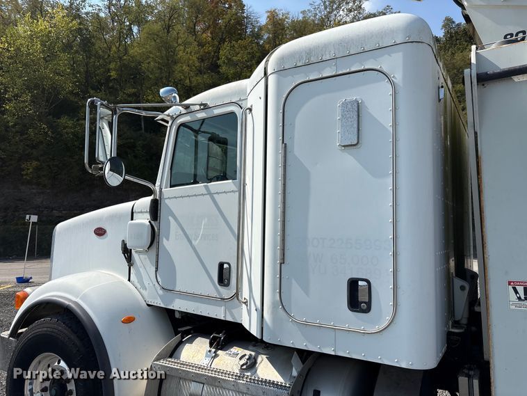 image for item YA0979 2013 Peterbilt 365 crane truck