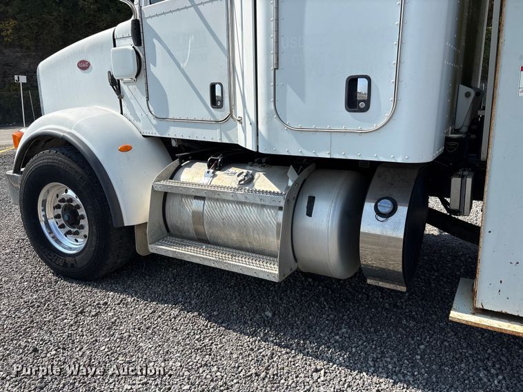 image for item YA0979 2013 Peterbilt 365 crane truck