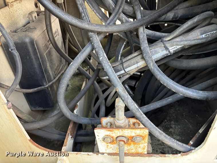 image for item YA0979 2013 Peterbilt 365 crane truck