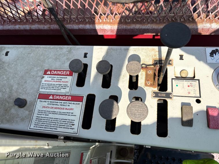 image for item YA0979 2013 Peterbilt 365 crane truck