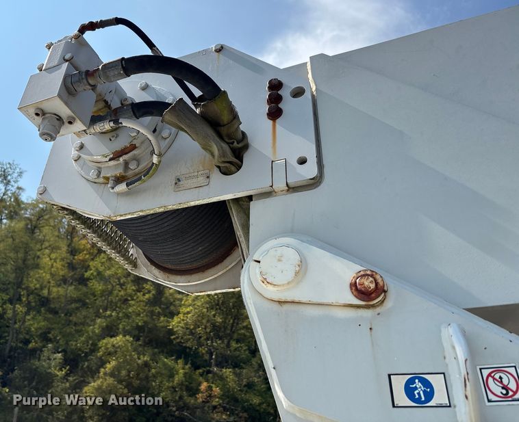 image for item YA0979 2013 Peterbilt 365 crane truck