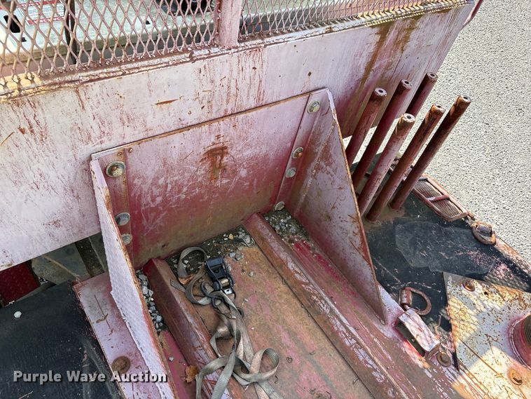 image for item YA0979 2013 Peterbilt 365 crane truck