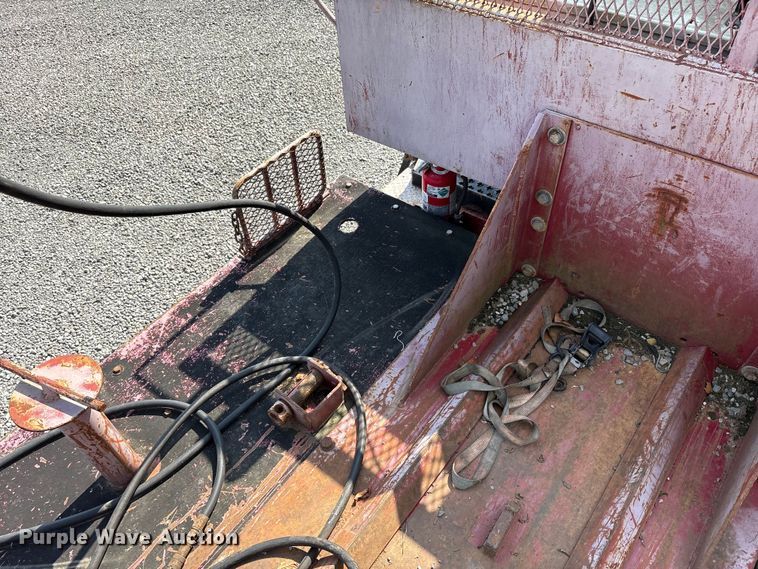 image for item YA0979 2013 Peterbilt 365 crane truck