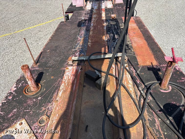 image for item YA0979 2013 Peterbilt 365 crane truck