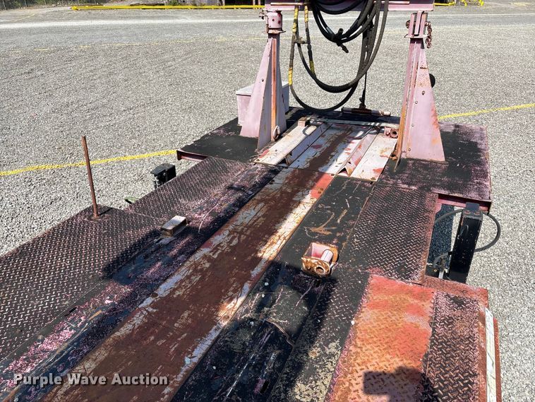 image for item YA0979 2013 Peterbilt 365 crane truck