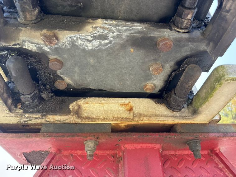 image for item YA0979 2013 Peterbilt 365 crane truck