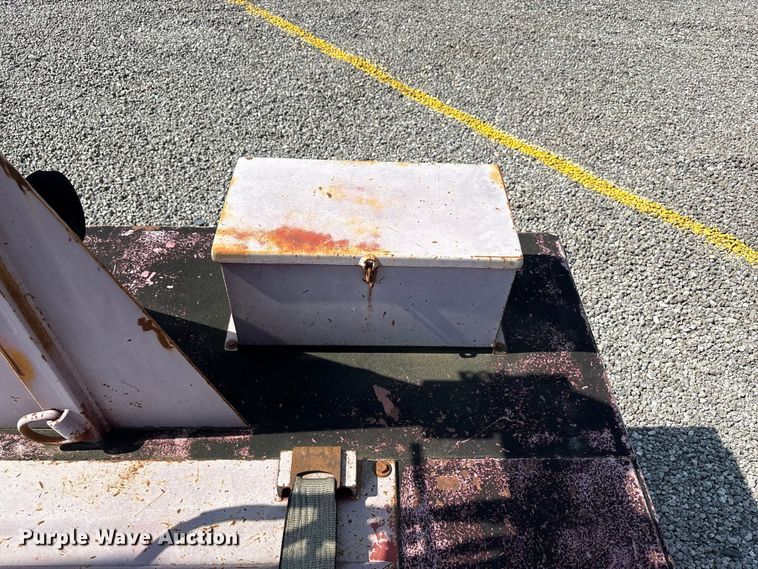 image for item YA0979 2013 Peterbilt 365 crane truck