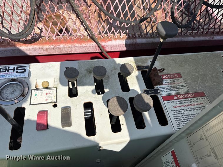 image for item YA0979 2013 Peterbilt 365 crane truck